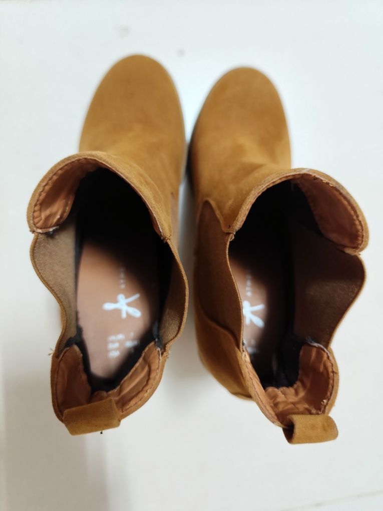 Botins castanhos com salto - Atmosphere (Novos - Tam. 40.5)