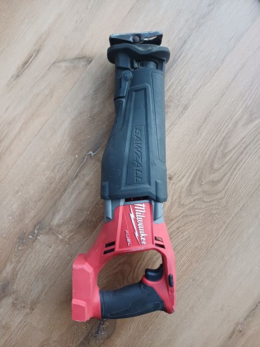 Piła szablasta  milwaukee m18 CSX