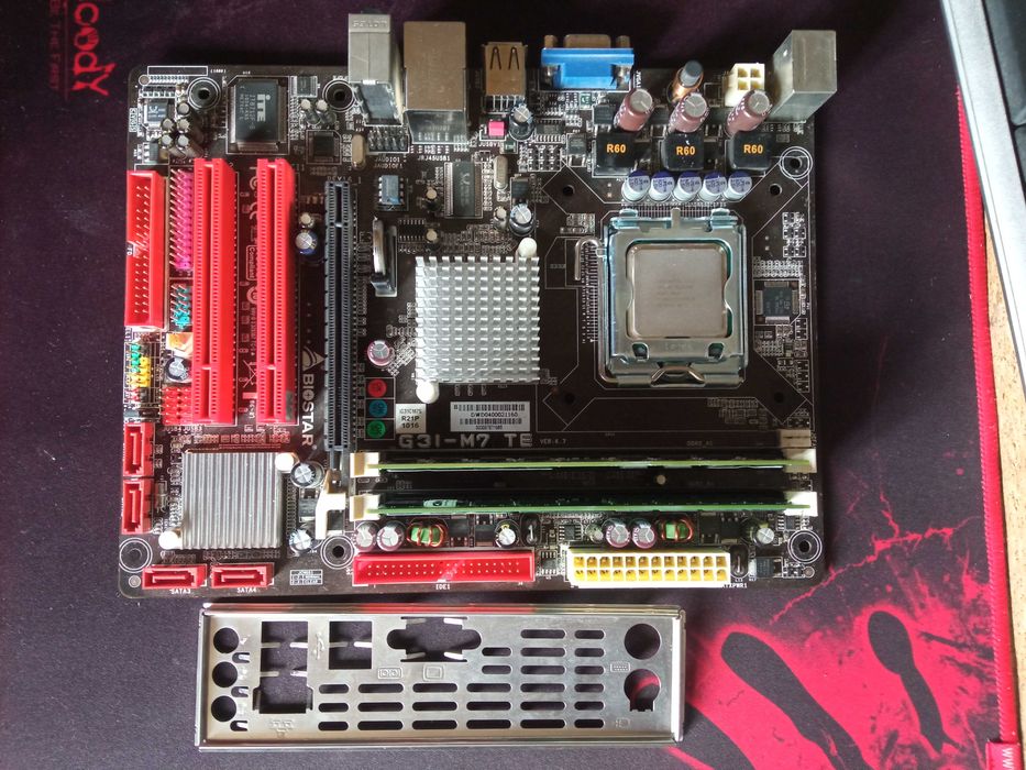 Gigabyte GA-H61M-HD2+Intel Xeon E3-1240V2 3.40GHz та інші.