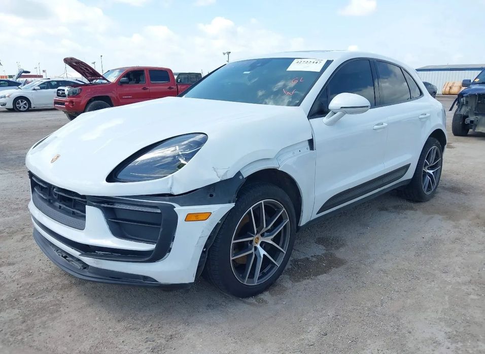 Porsche Macan Na Placu w Polsce