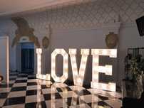 Napis love gigant Led
