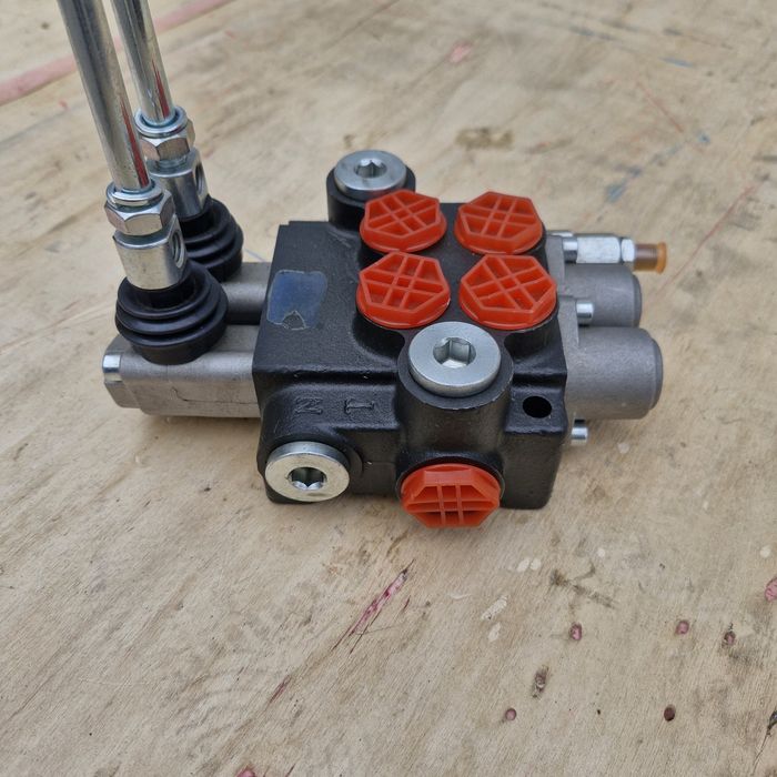 Гідророзподільник 2Р40 з фіксацією