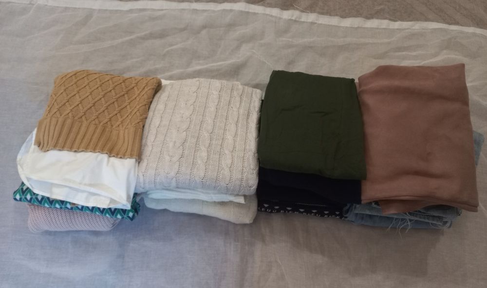 Одяг пакетом в одні руки  44р..