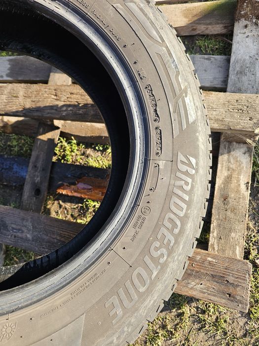 Opony wielosezonowe Bridgestone 225/65R16C