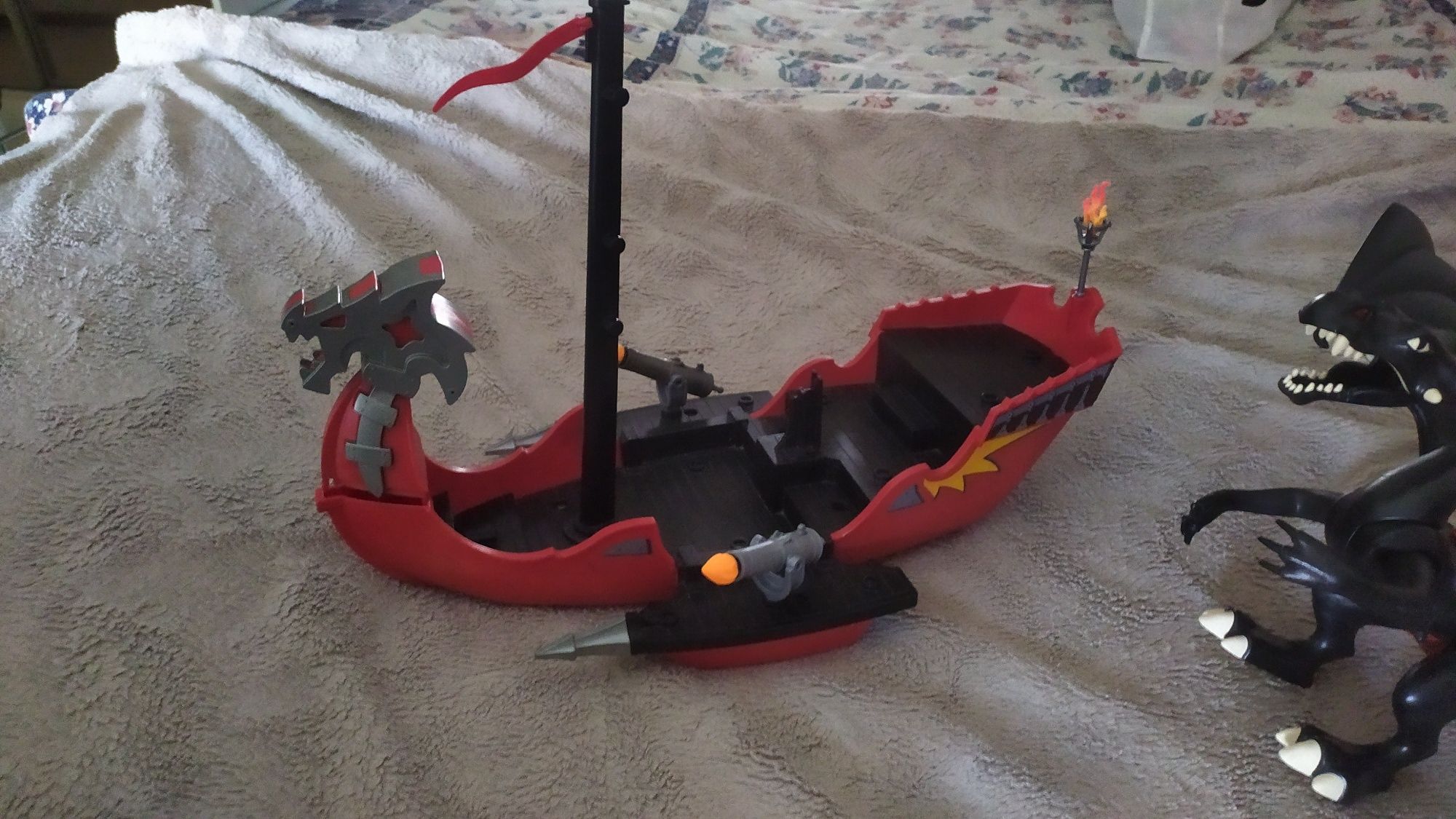 Playmobil barco dragão + dragao com luz