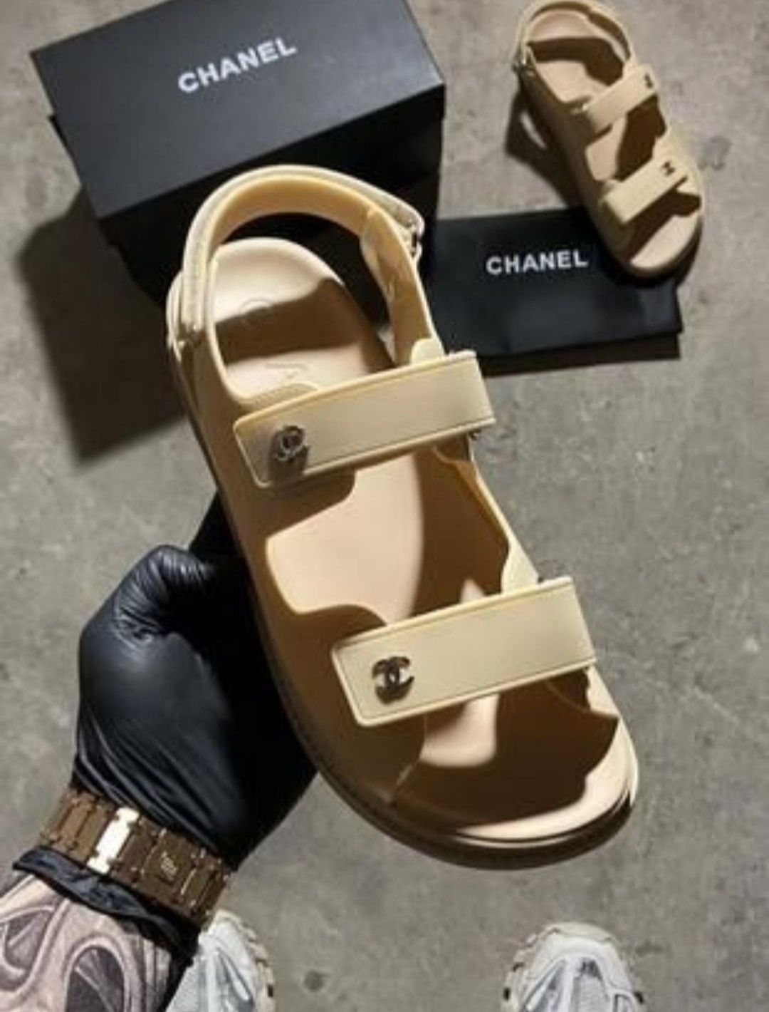 Босоніжки Chanel Flip Flops Beige