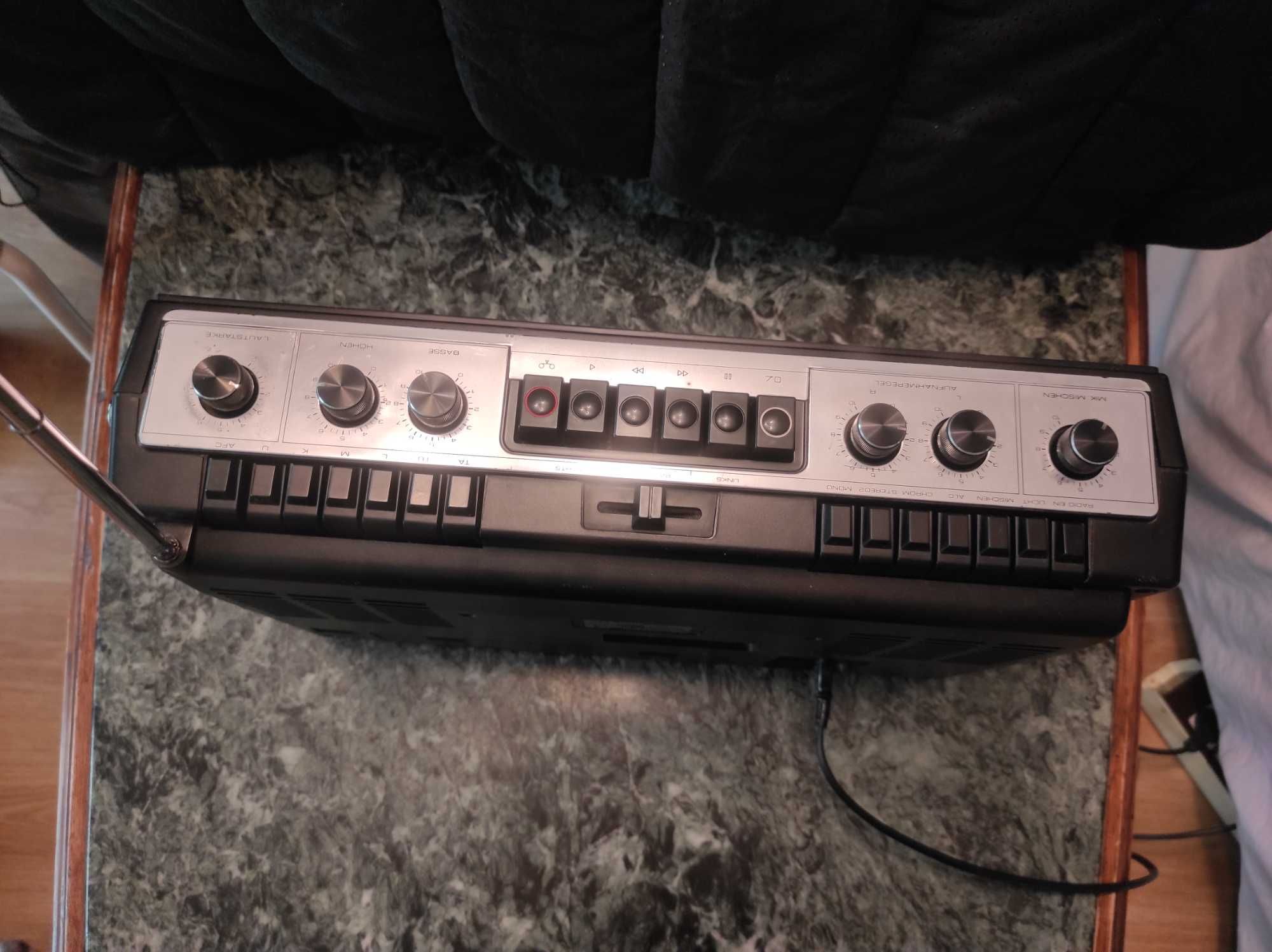Radiomagnetofon BOOMBOX