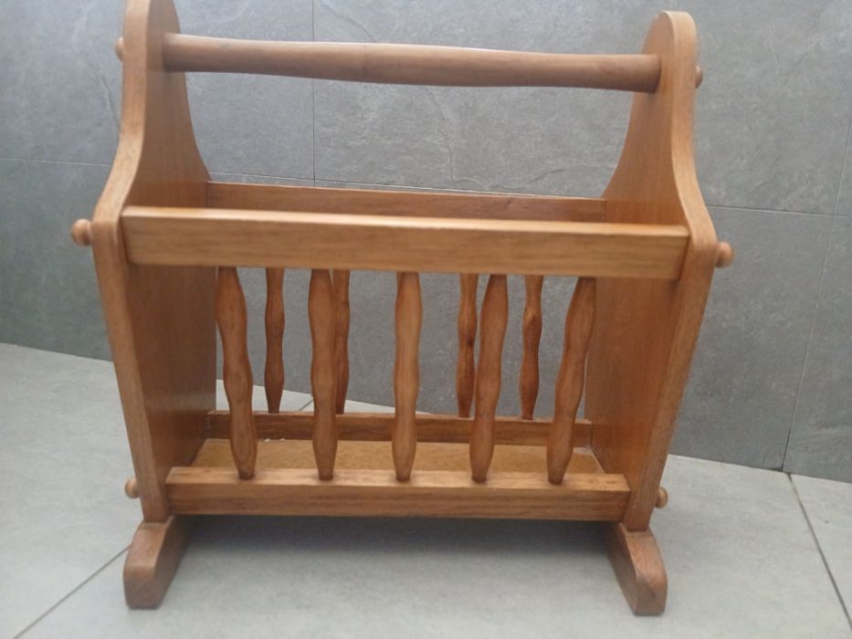 Gazetnik/stojak dębowy