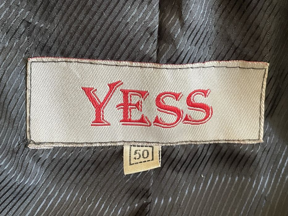 Пальто жіноче зимове з поясом