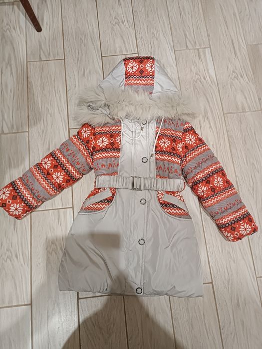 Дитячий пуховик.