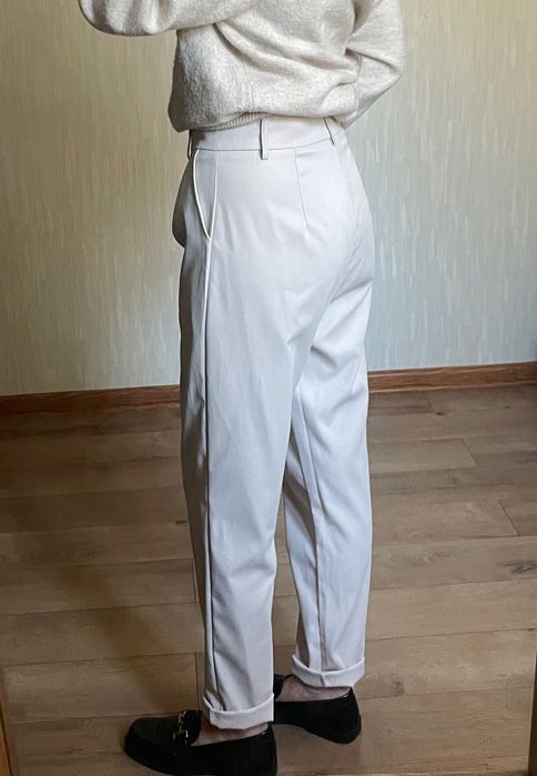 Брюки бежевые тонкие от  shein ,размер м