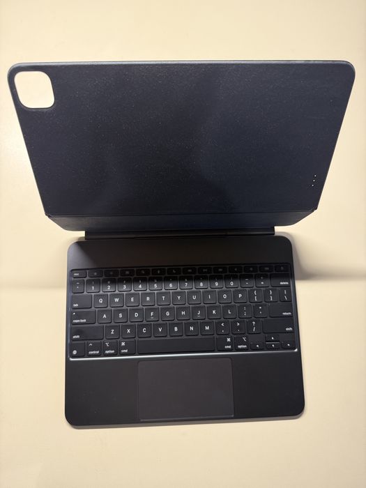 iPad Magic Keyboard для iPad Pro 13”