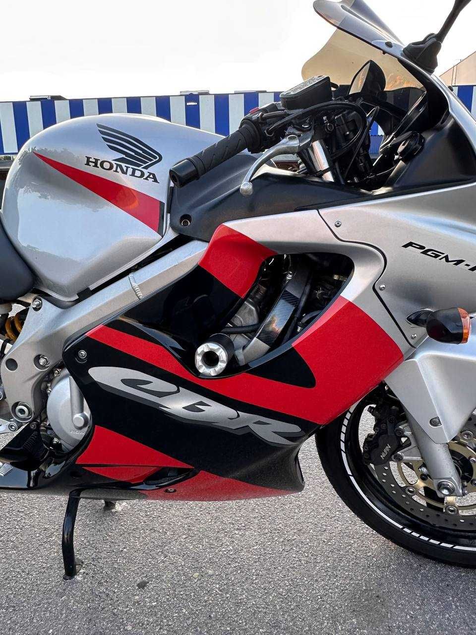 Honda CBR 600F4i
