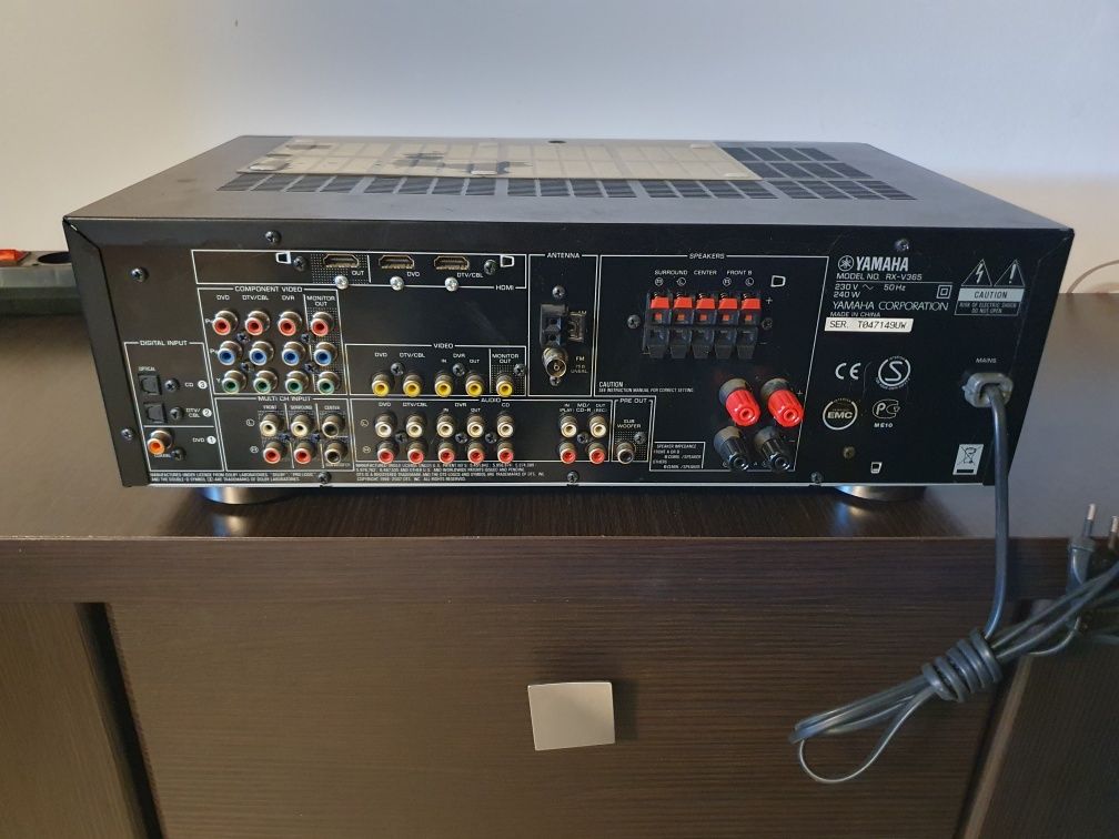 Amplituner Yamaha RX-V365 DTS