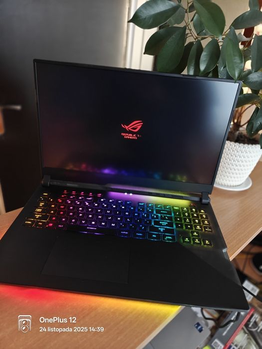 ASUS ROG Strix 360 MHz SCAR 17 RTX 3080 8 G733QS