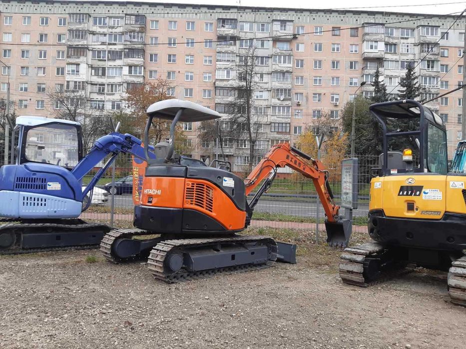 Екскаватор гусеничний HITACHI ZX30UR