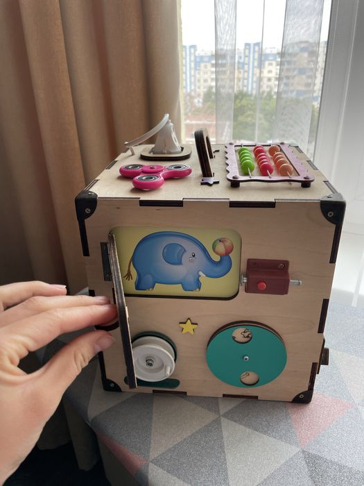 Бізікуб 23*23 великий розвиваючий куб від 0до 3 рокік