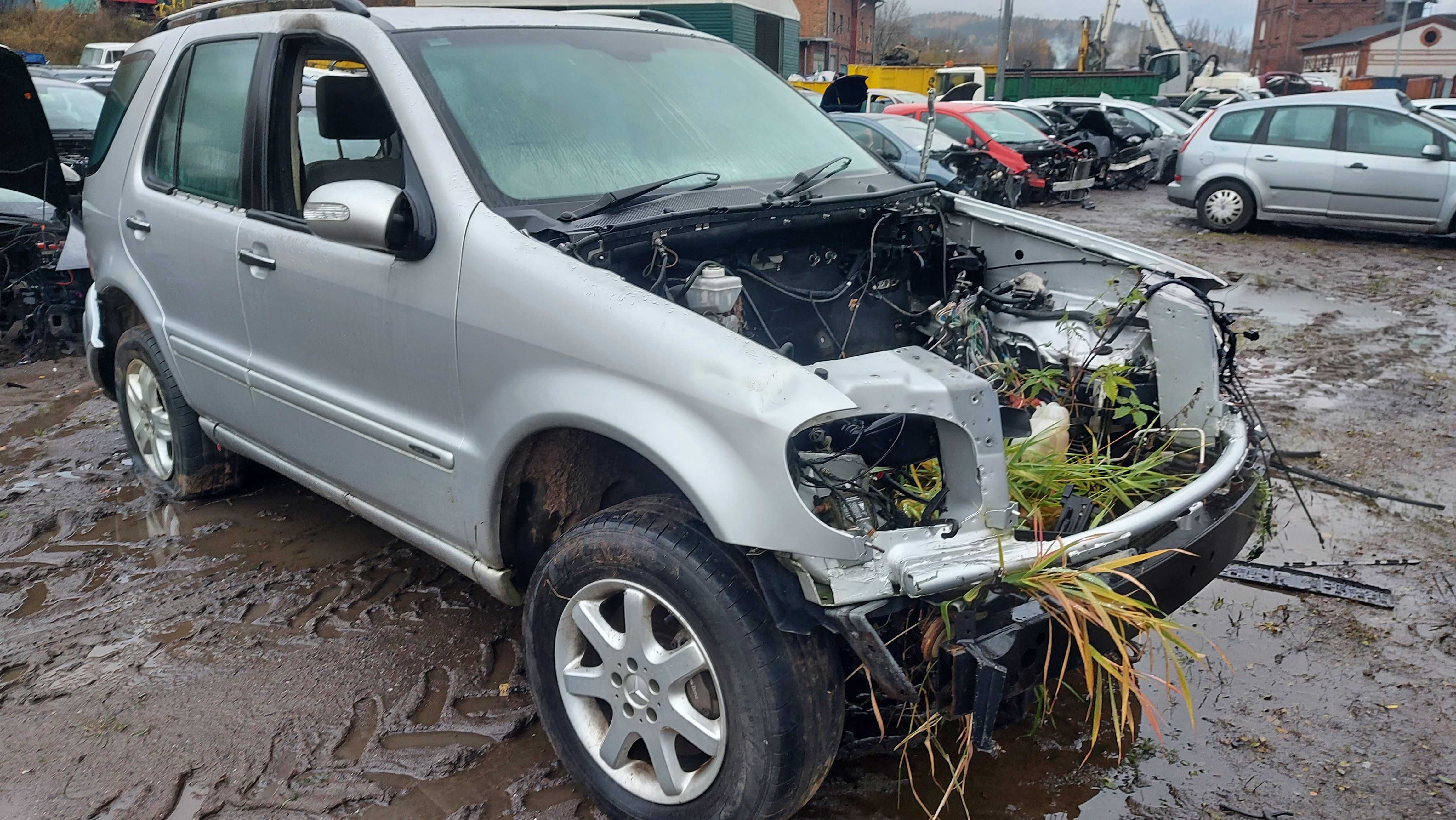 Mercedes Benz ML 270 W163 Lift 744 drzwi tylne lewe FV części