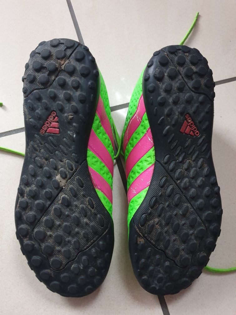 Korki, buty do piłki nożnej Adidas r. 33