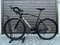 Trek Domane AL 4 Disc rozmiar L, 56 cm, czarny, Tiagra 2x10