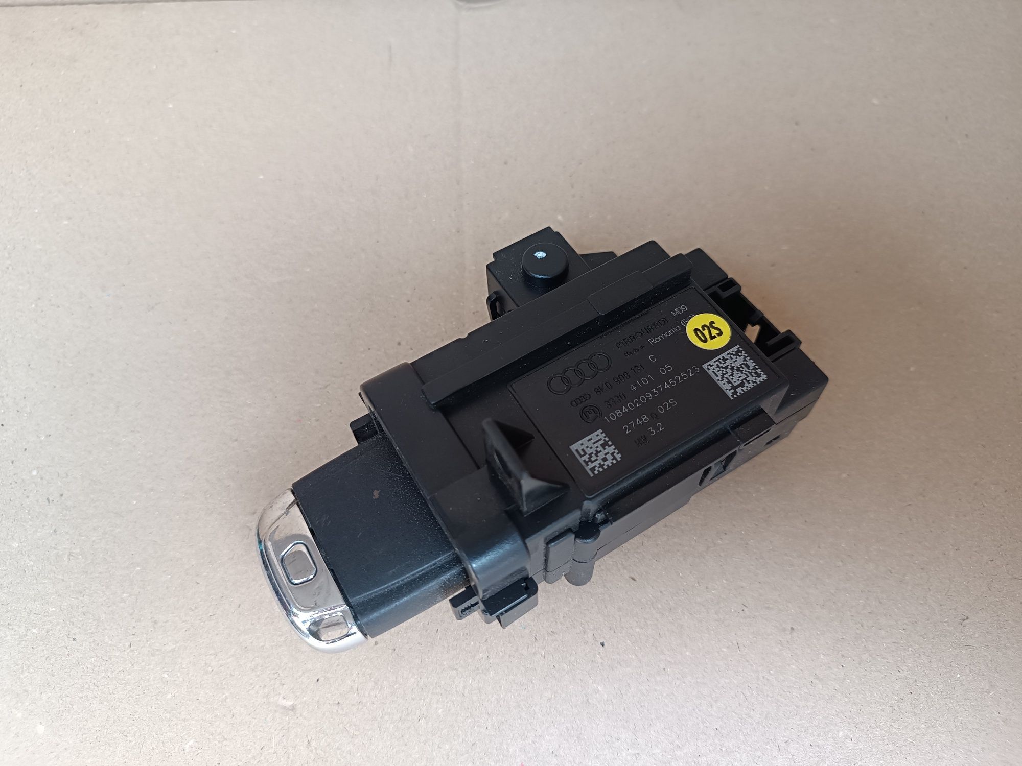 Audi A4 B8 8K0 A5 8T0 - Stacyjka kluczyk 8K0.909.131C