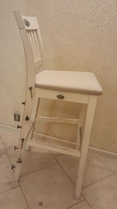 Продам стільці вживані