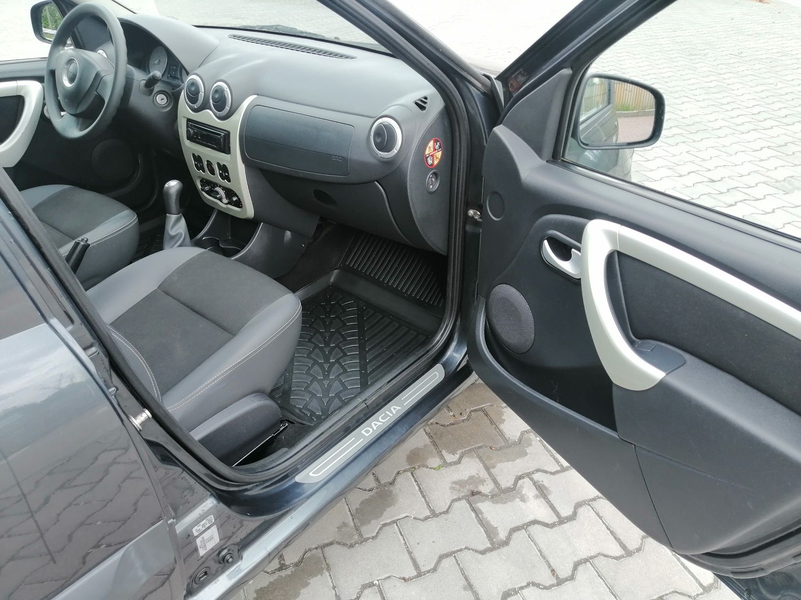 Dacia Logan MCV 2009 1.6 НЕ крашена