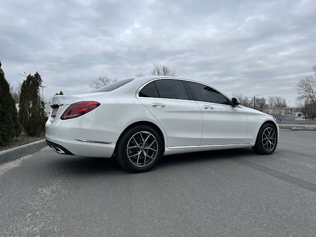 Mercedes C-Class C220  2,2 дизель