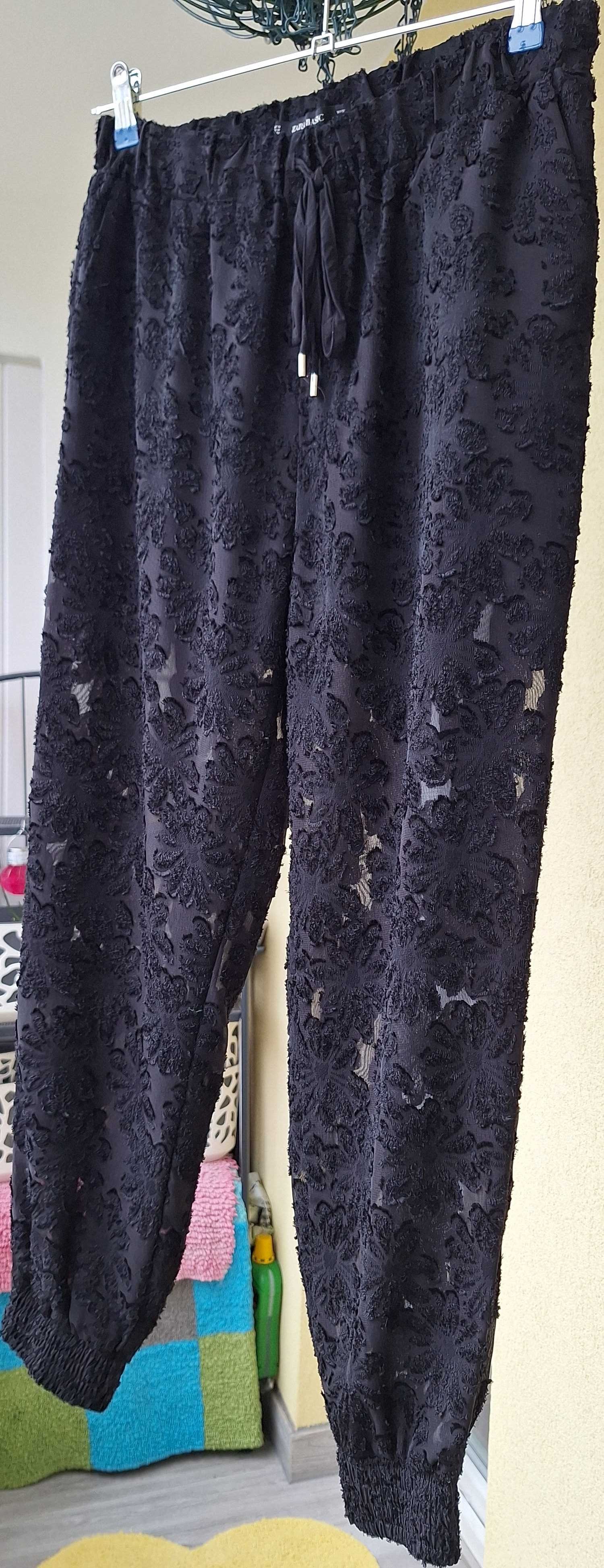 Czarne koronkowe spodnie Zara Basic