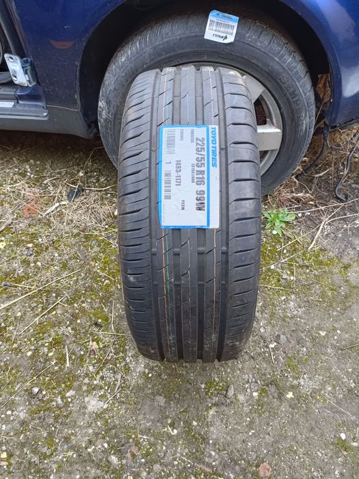 1szt 225/55/16 Toyo 100% bieżnika Dot4121 lato