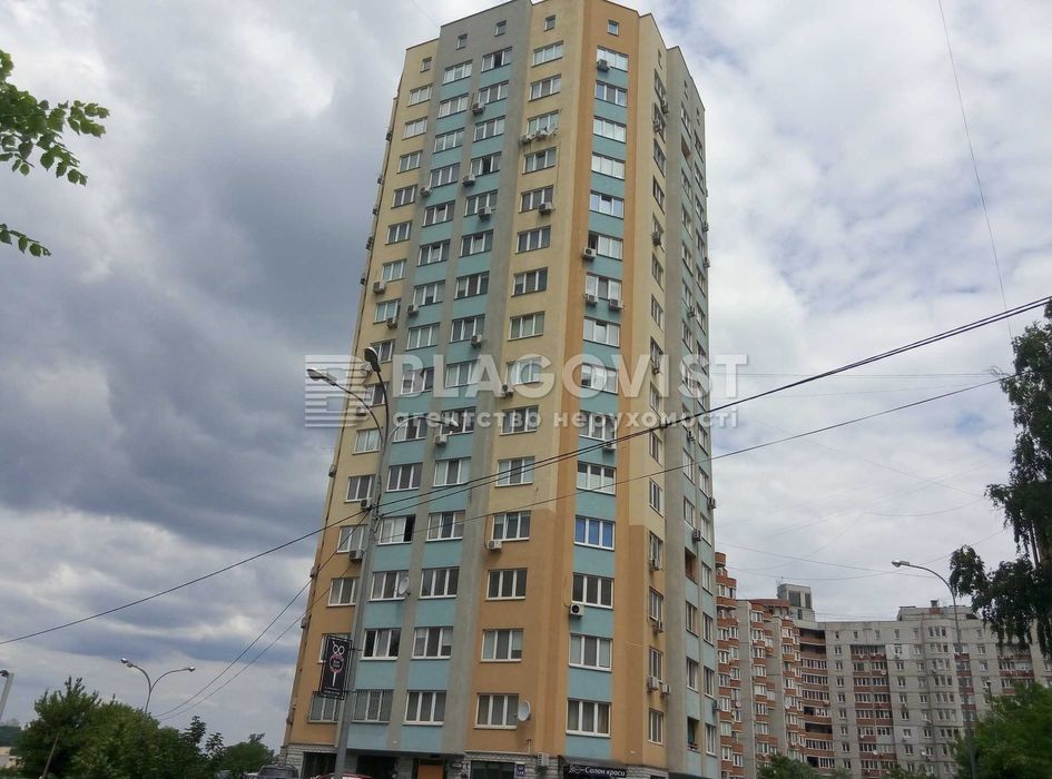 Продаж 160 метрів нежитловий фонд вул. В.Китаївська, 53 Голосіївський