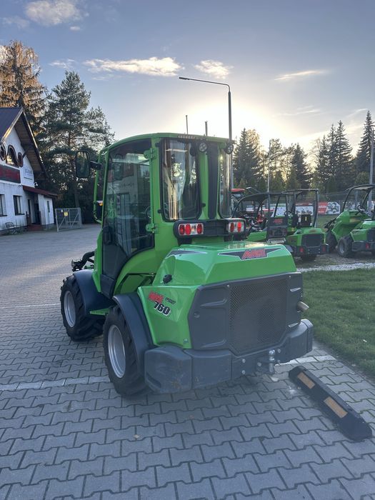 Ładowarka teleskopowa Avant 760i