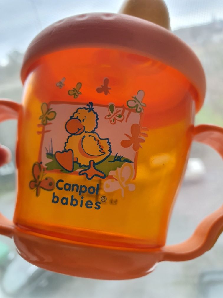 Яскрава пляшечка поїлка Canpol Babies