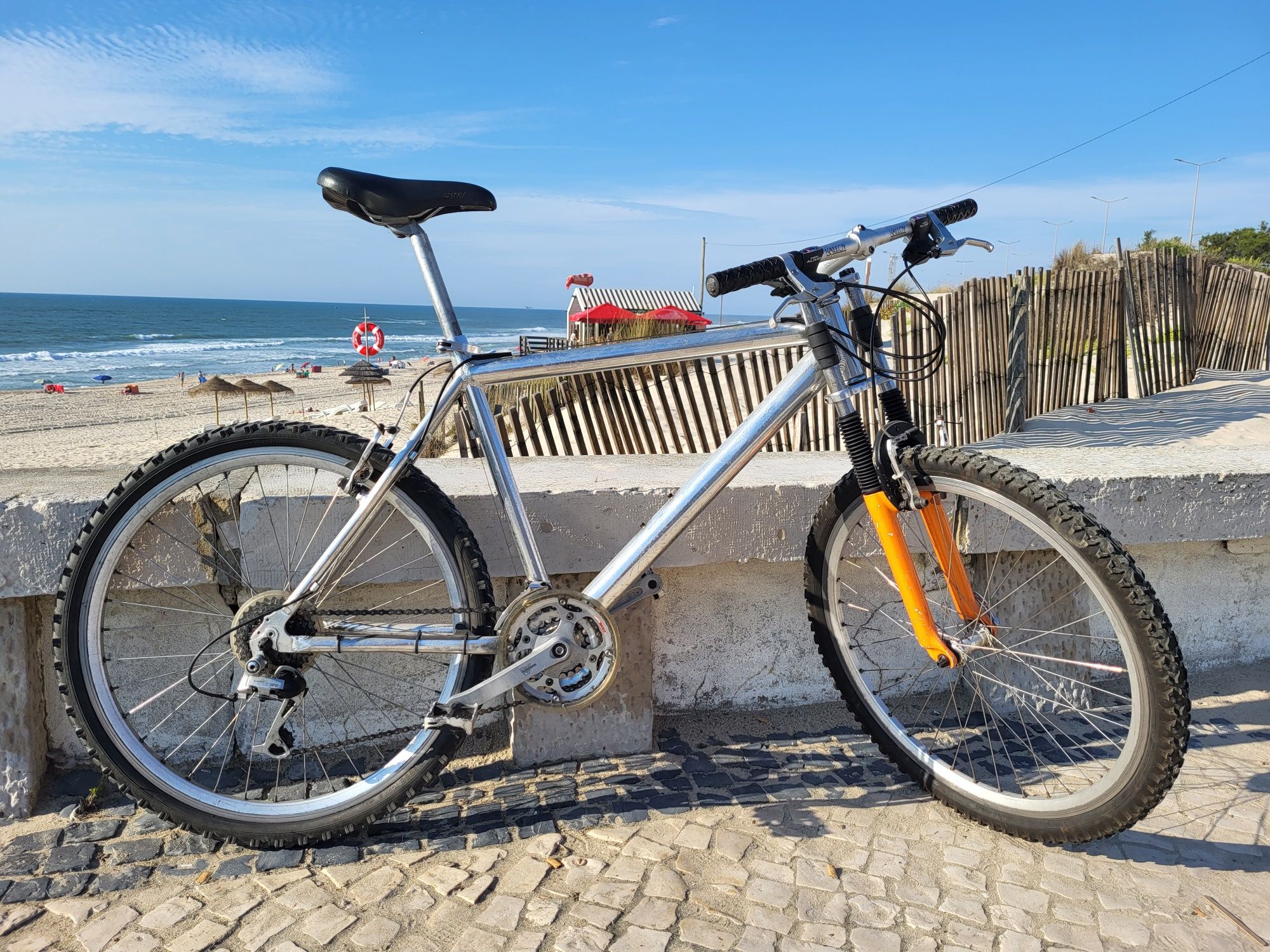 Bicicleta de alumínio - Shimano Alivio