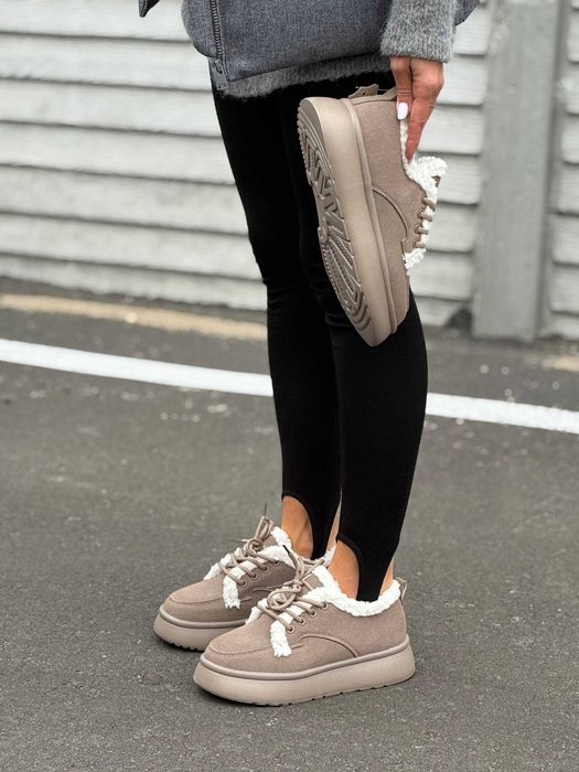 Жіночі зимові черевики на хутрі Stilli (36-41) кросівки замшеві бежеві