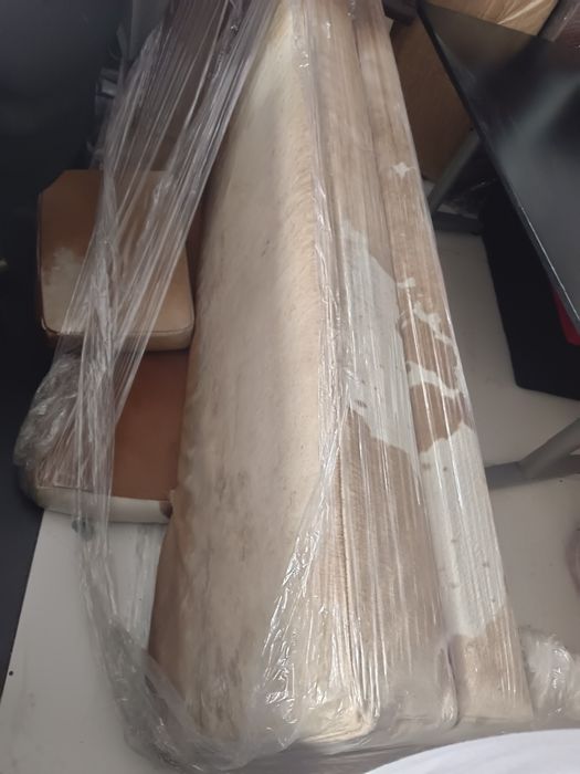 Sofá sheslong em pele vaca