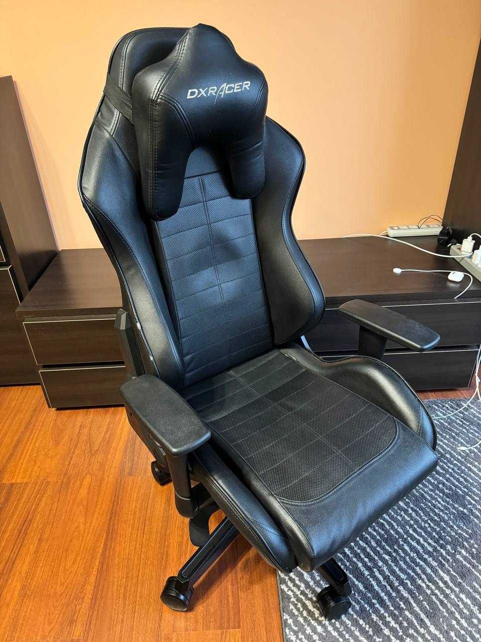 Геймерське крісло DXRacer