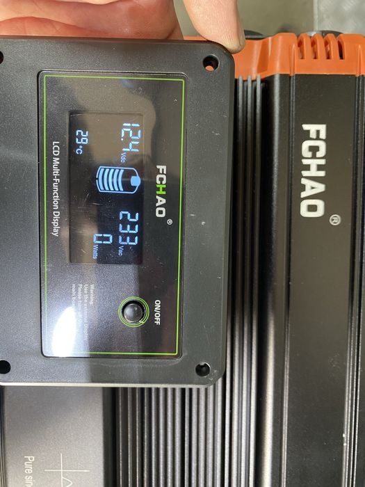 Продам інвертор перетворювач напруги 12v на 220v FCHAO 3000/6000