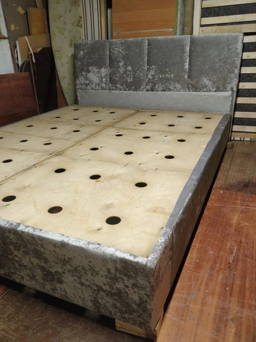 Ліжко двоспальне під матрас