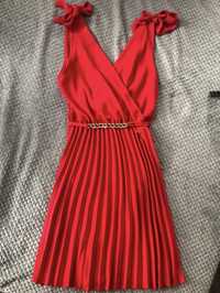 Śliczna sukienka plisowana S czerwona