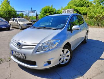 Toyota Auris 1,3 Benz 13r bdb stan zadbana do jazdy