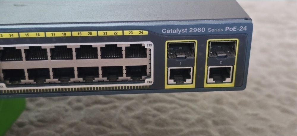 Комутатор керований Cisco Catalyst WS-C2960-24PC-L 24 V06 коммутатор