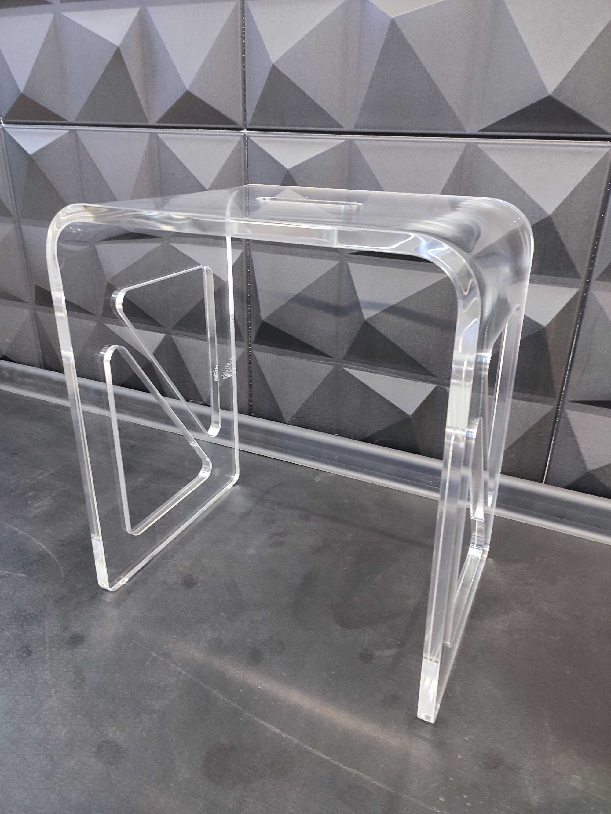 TABORET Sommerfugl bezbarwny design PLEKSI stołek akryl plexi