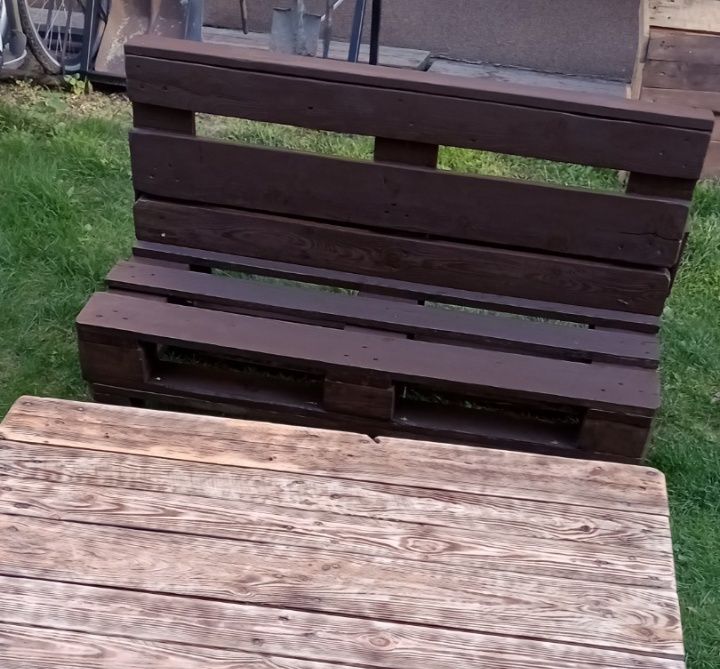 Ławka z europalet – solidna i ekologiczna