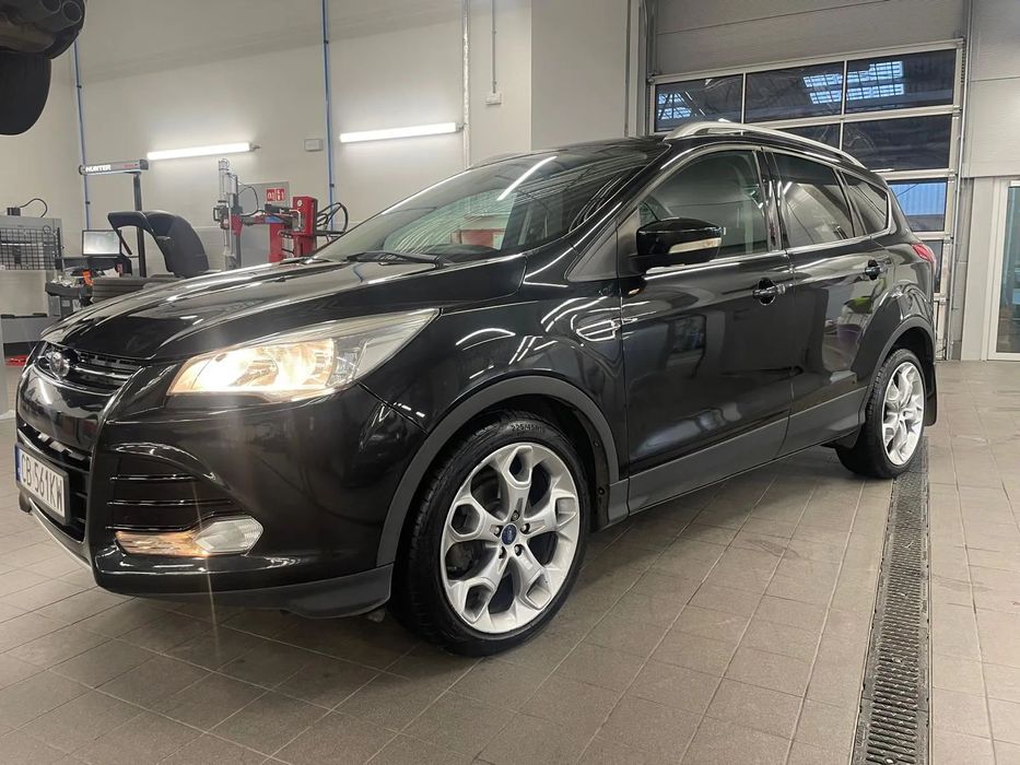 Ford Escape bogato wyposażony Titanium w bardzo dobrym stanie