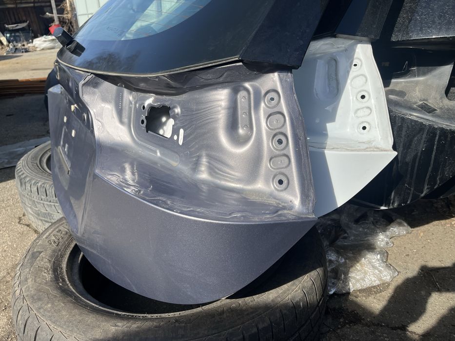 Кришка багажника Chevrolet Bolt EV 2023