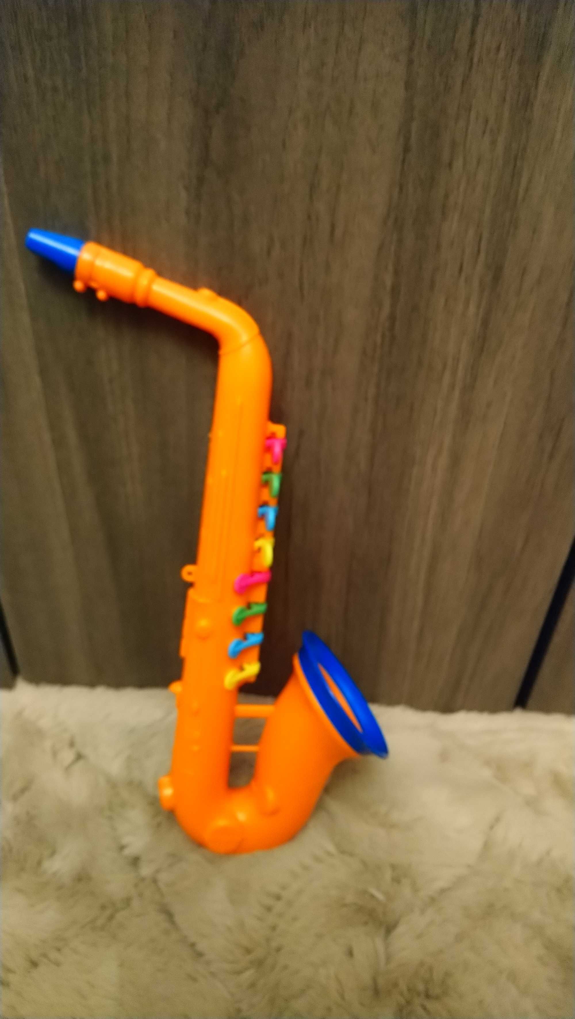 Zabawkowy instrument saksofon