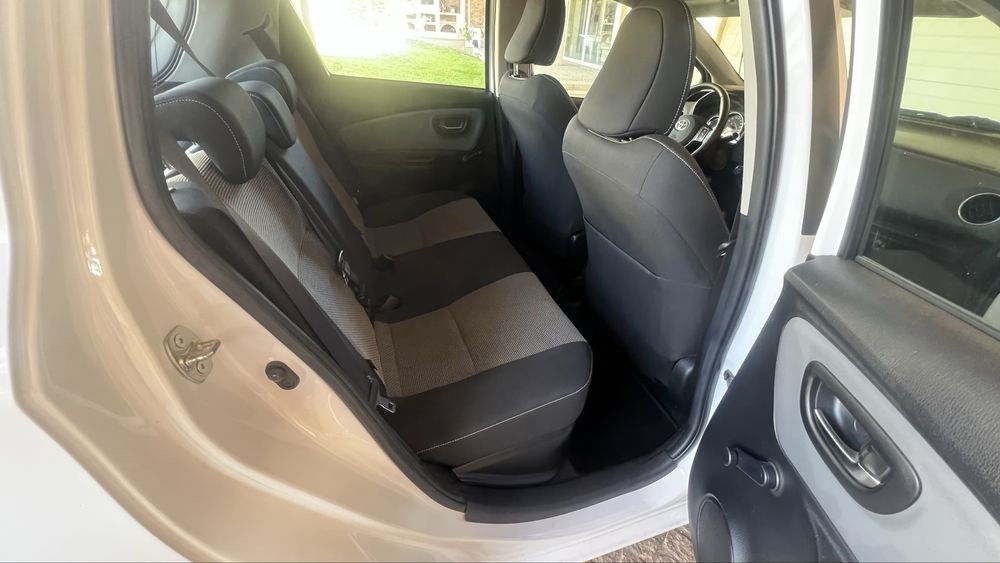 Toyota Yaris Hybrid 1.5 ano 2015 trato financiamento ate 120 meses