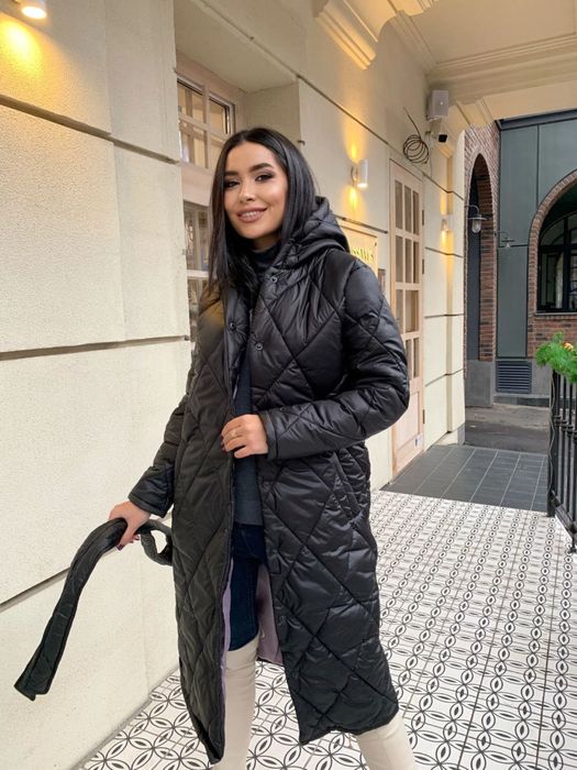 Пальто зимне з поясом тепле чорне беж зима стьобане курточка куртка