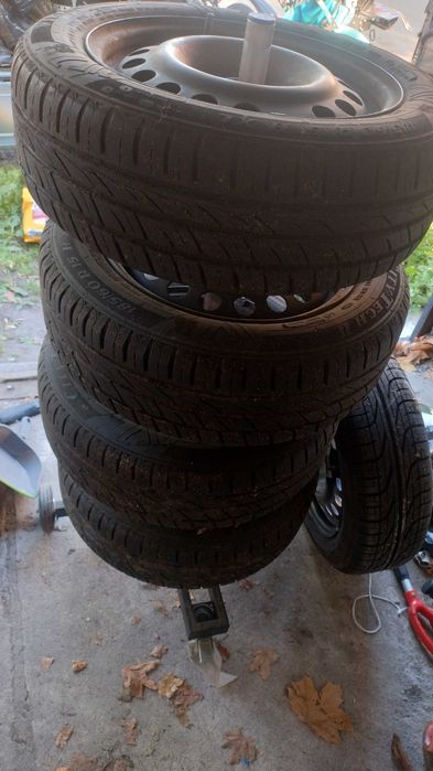 Pięć felg stalowych 15 Opel Meriva